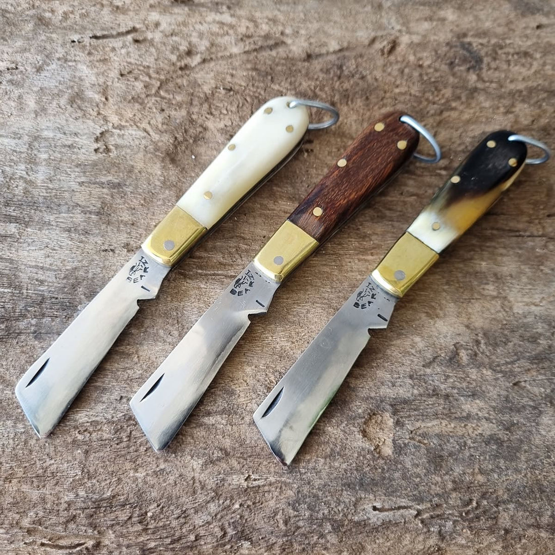 Canivete de bolso artesanal tradicional modelo Biscaro cabo com chifre
