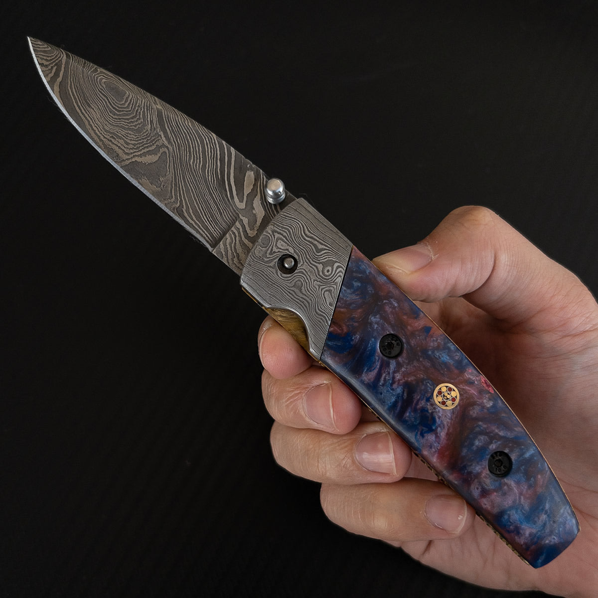 Canivete Artesanal Furbem, lâmina em aço damasco. Os melhores modelos de canivetes artesanais.
