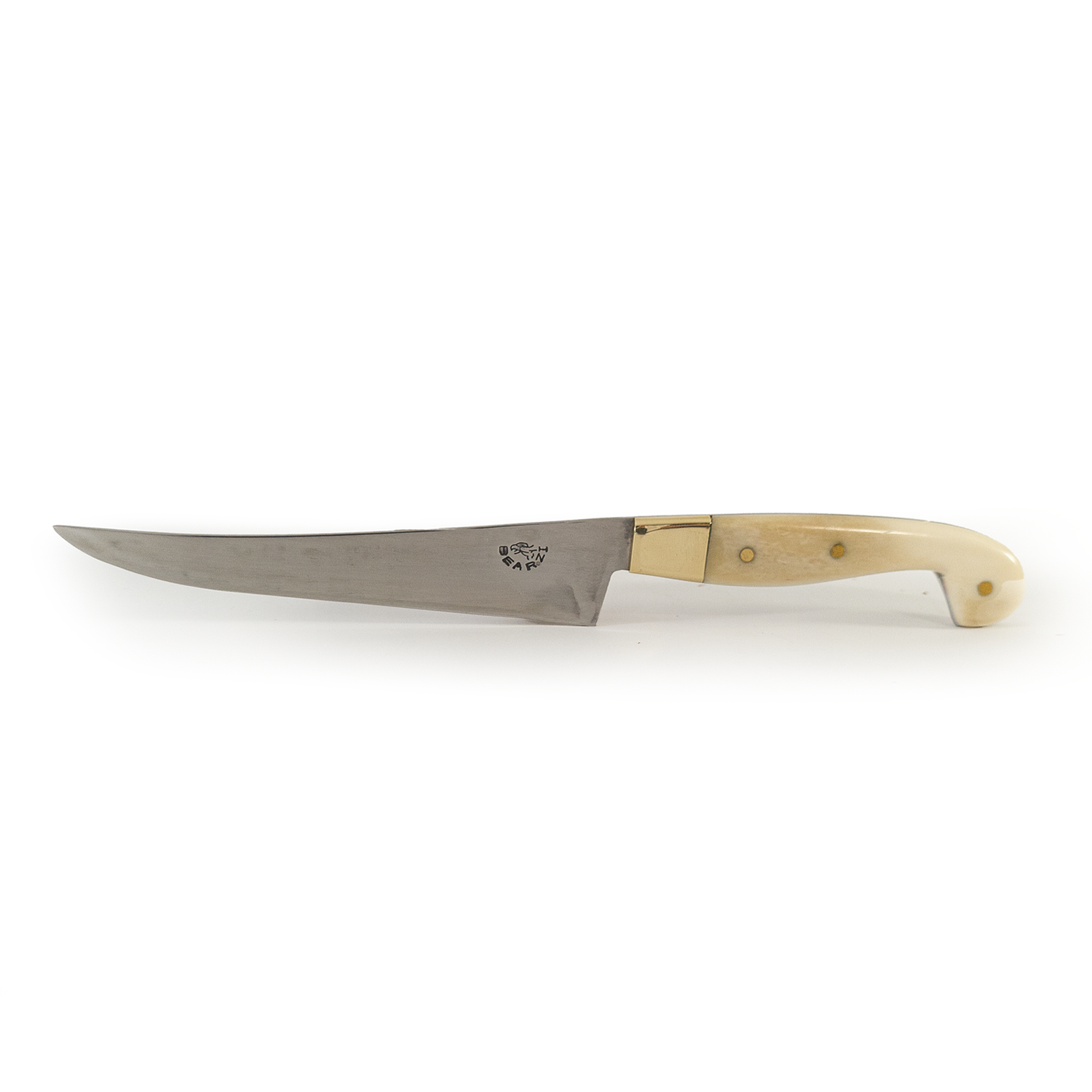 Design utilitário e elegante: lâmina de 12cm, cabo em osso natural e detalhes em latão.